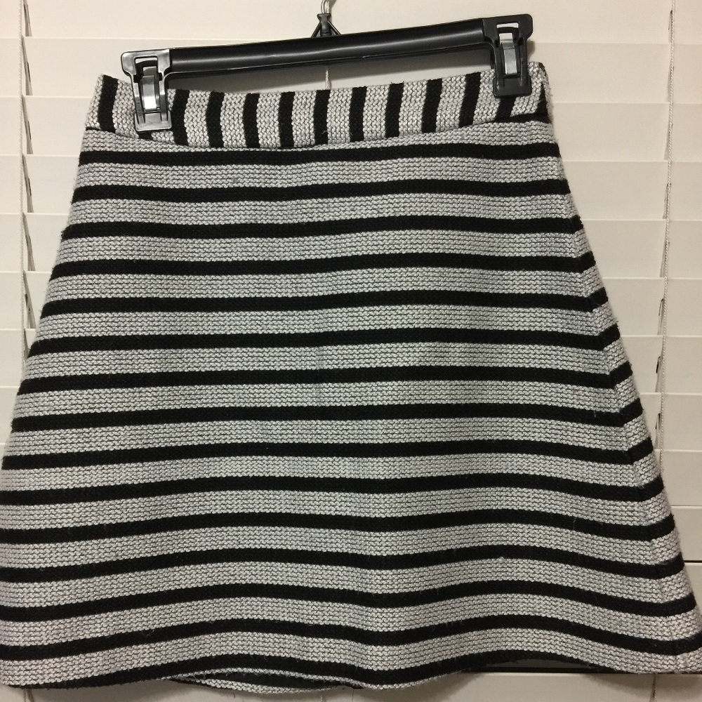 STRIPE TOP AND SKIRT SETS - size S